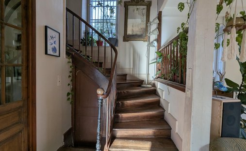 An Urban Chateau Dating Back To 1930 With An Outhouse, A Swimming Pool And Tree Dotted Grounds