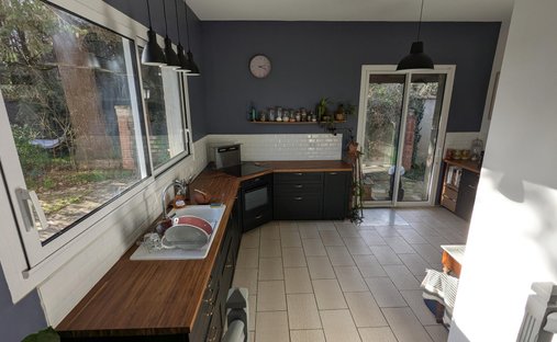 An Urban Chateau Dating Back To 1930 With An Outhouse, A Swimming Pool And Tree Dotted Grounds