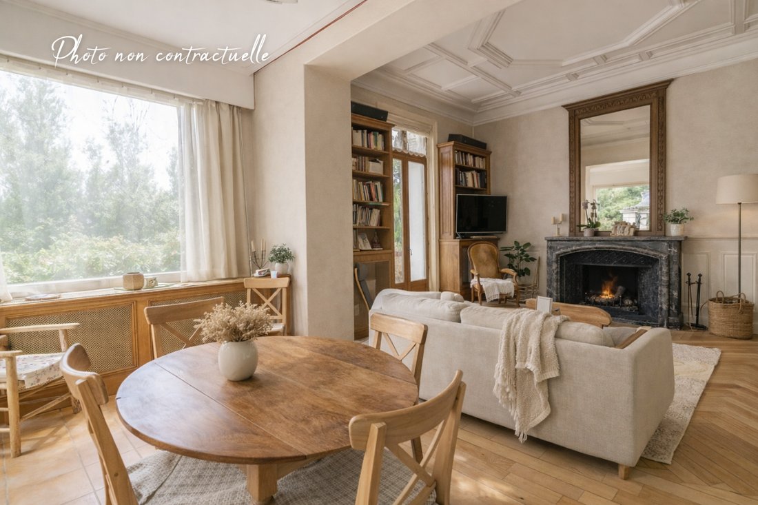 Estate in Saint-Etienne-de-Chigny, Centre-Val de Loire, France 2 - 16463149