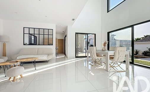 Castle for Sale in Béziers, Occitanie, France