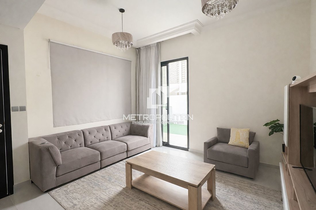 Townhouse in Damac Hills 2, Dubai, United Arab Emirates 1 - 16832127