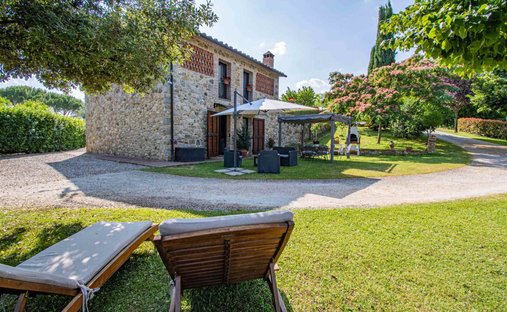 Castle for Sale in Casa Vannini, Tuscany, Italy