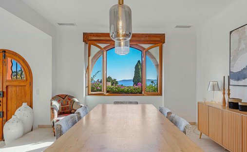 House in Ville-Les Saquedes-Le Bouillonnet, Sainte-Maxime, France 1