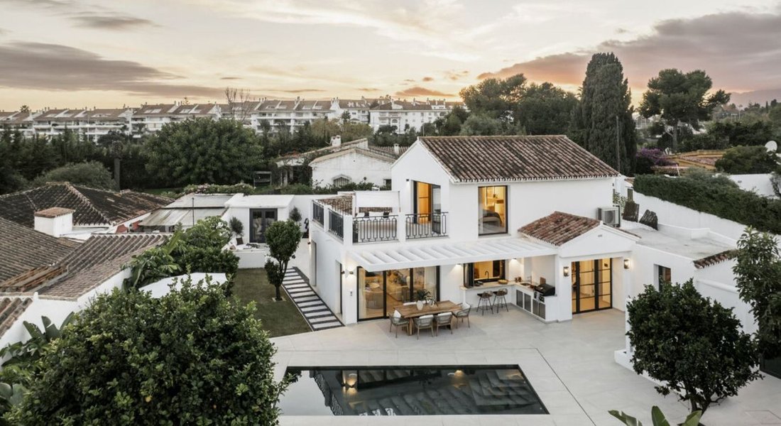 Villa in San Pedro de Alcantara, Andalusia, Spain 2 - 16840003