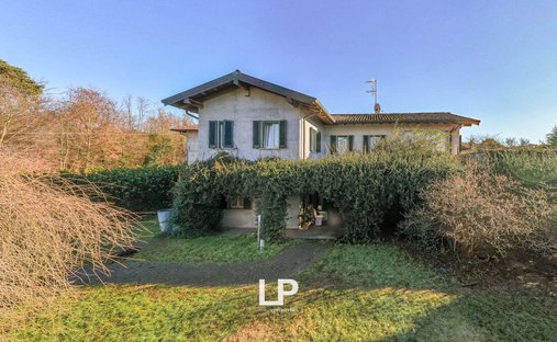 Villa in Sesto Calende, Lombardy, Italy 1