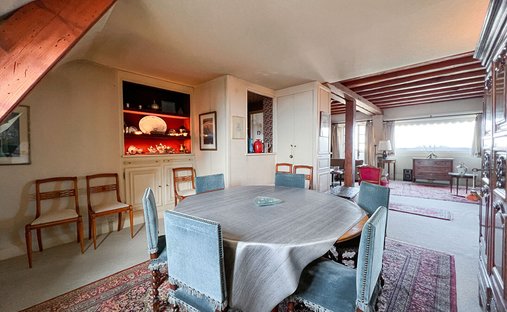 Castle for Sale in Écouflant, Pays de la Loire, France