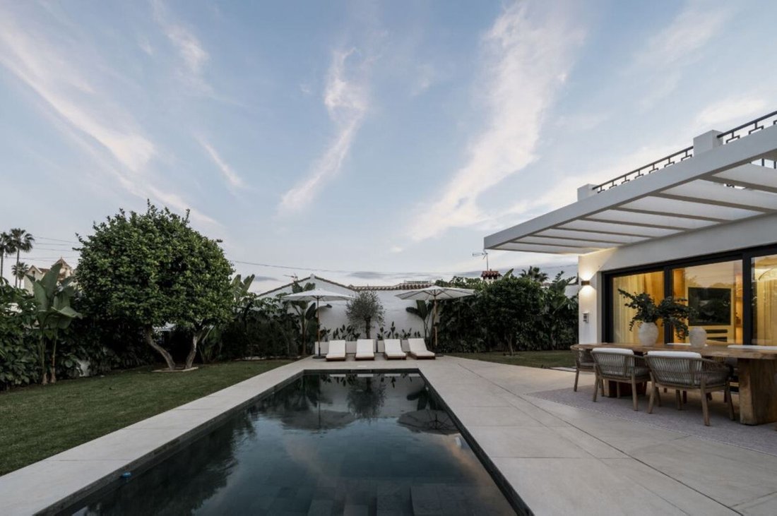 Villa in San Pedro de Alcantara, Andalusia, Spain 3 - 16840003