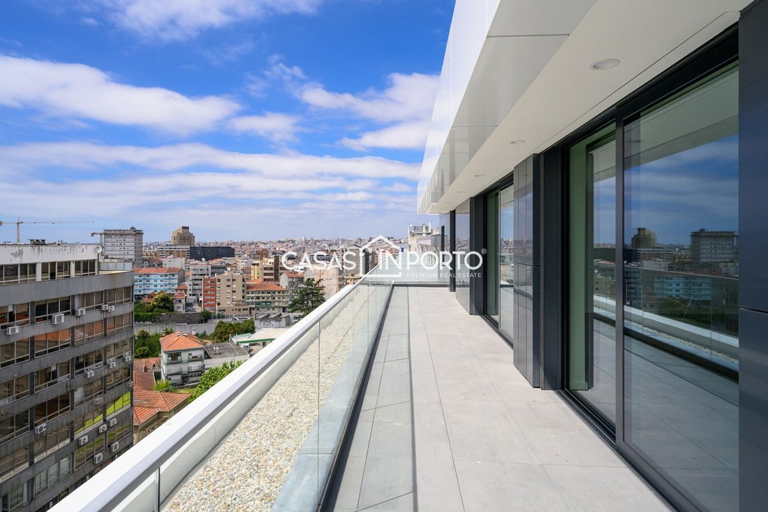 Apartment in Mafamude e Vilar do Paraiso, Porto District, Portugal 5 - 16834532