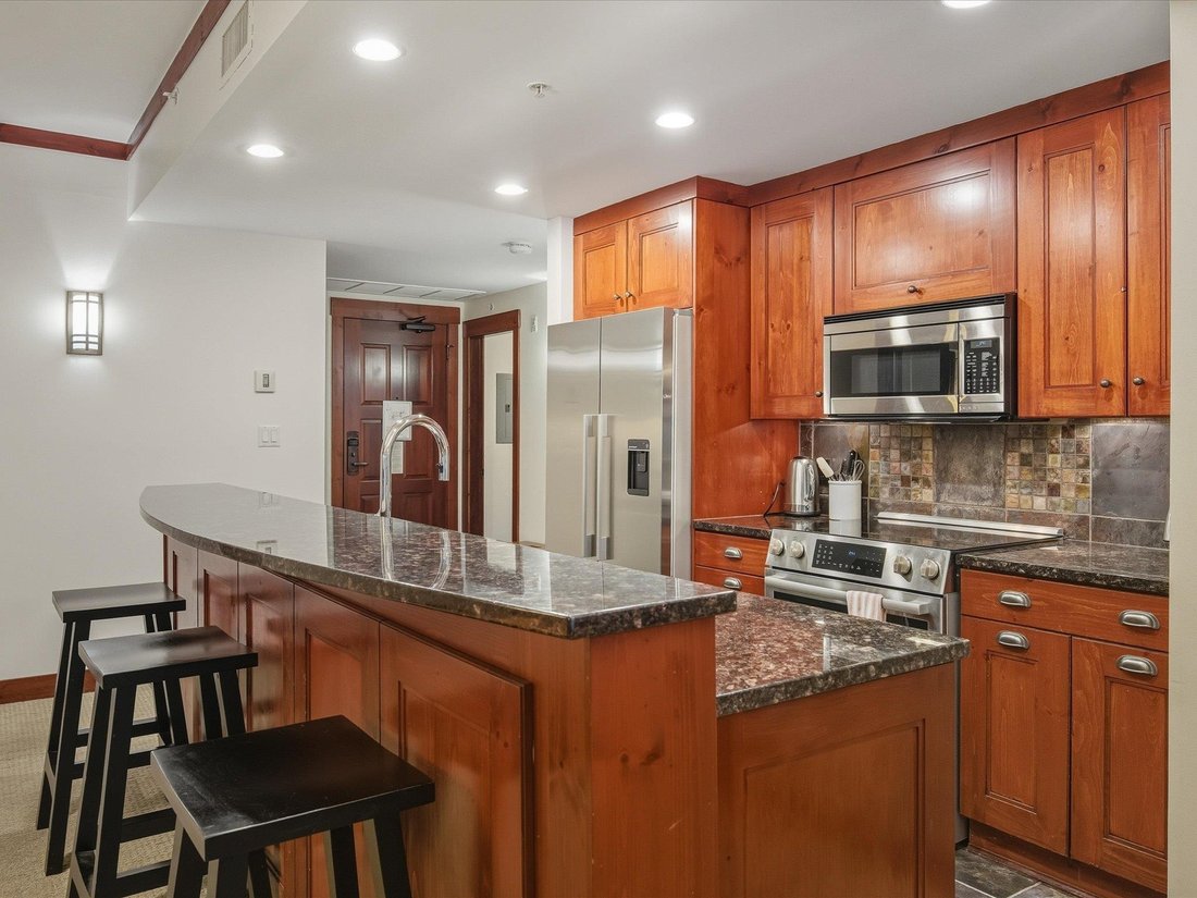 Condo in Whistler, British Columbia, Canada 5 - 16837755