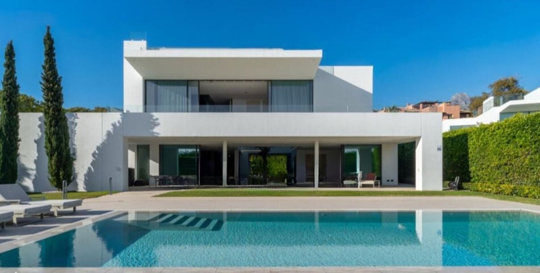 Villa in Golden Mile, Andalusia, Spain 1 - 16840007