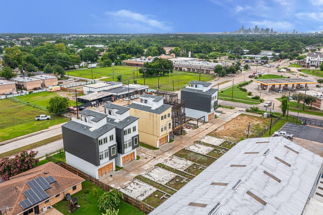 Houston, Texas, United States 4 - 16509613