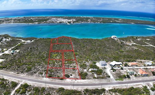 Land in Cockburn Town, Turks Islands, Turks and Caicos Islands 1