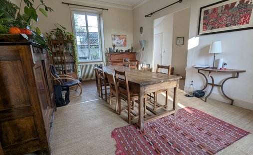 An Urban Chateau Dating Back To 1930 With An Outhouse, A Swimming Pool And Tree Dotted Grounds