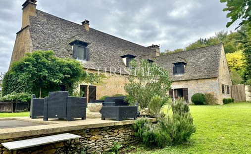 Castle for Sale in Sarlat-la-Canéda, Nouvelle-Aquitaine, France