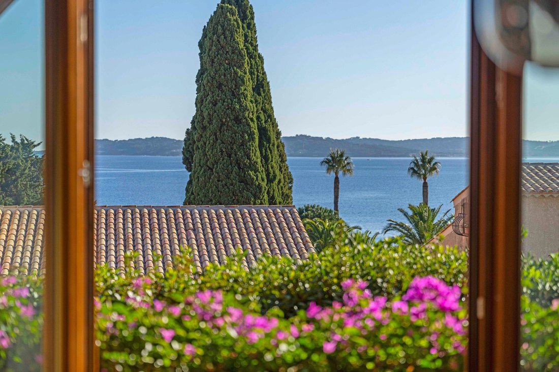 House in Ville-Les Saquedes-Le Bouillonnet, Sainte-Maxime, France 2 - 16833250