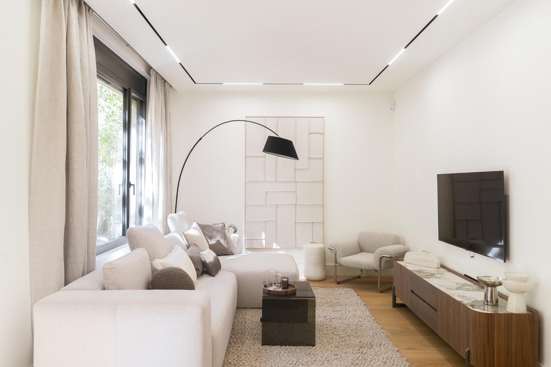 Apartment in Eixample, Barcelona, Spain 3 - 16834803
