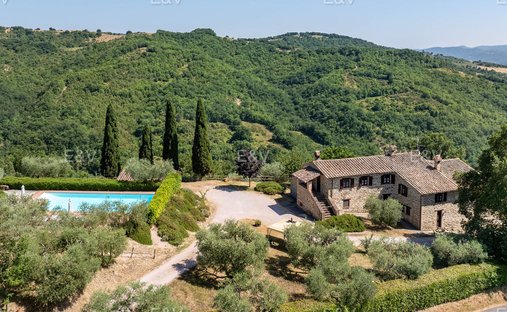 Casa di campagna a Gubbio, Umbria, Italia 1