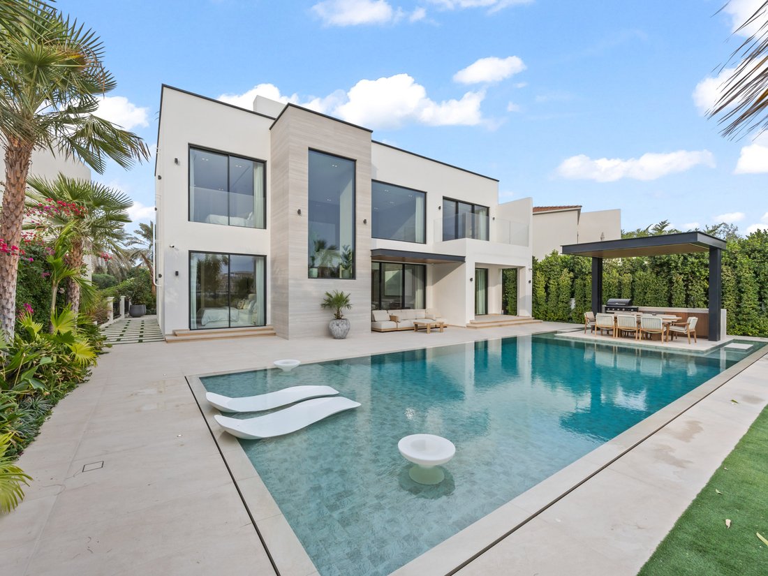 Villa in Jumeirah Islands / Juzur Jumeirah, Dubai, United Arab Emirates 1 - 16840681