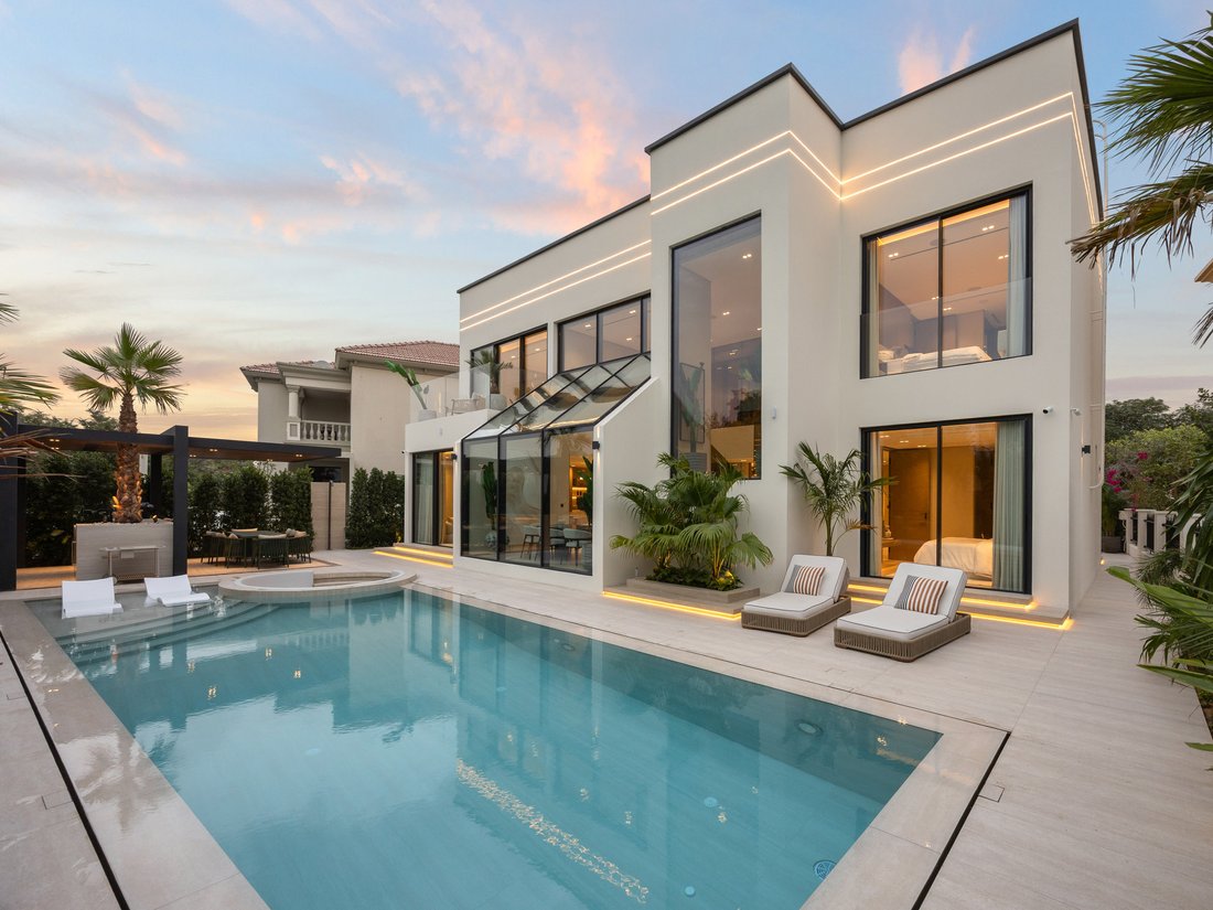 Villa in Dubai, Dubai, United Arab Emirates 1 - 16840781