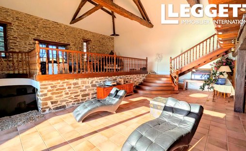 Castle for Sale in Saint-Yrieix-la-Perche, Nouvelle-Aquitaine, France