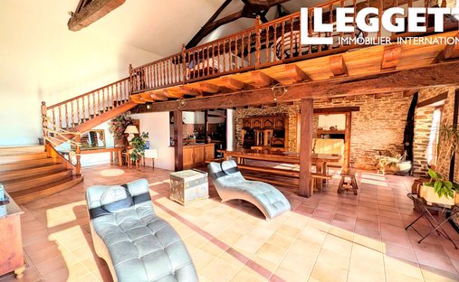 Castle for Sale in Saint-Yrieix-la-Perche, Nouvelle-Aquitaine, France - 5