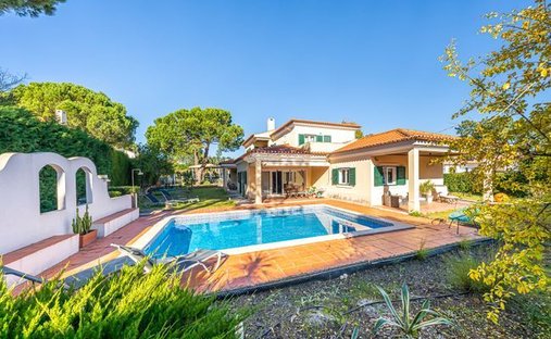 House in Quinta do Conde, Setubal, Portugal 1