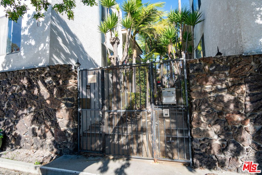 Santa Monica, California, United States 5 - 16842191