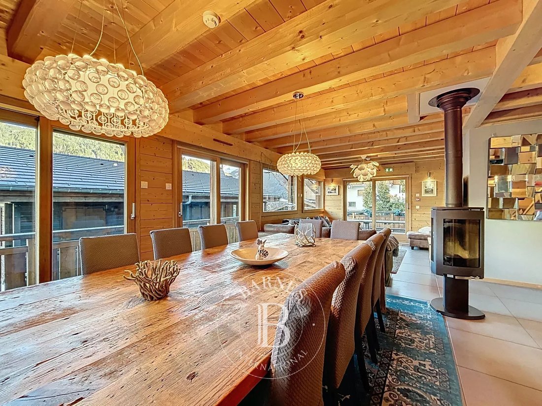 Chalet in Morzine, Auvergne-Rhône-Alpes, France 1 - 16841325