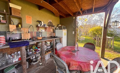 Castle for Sale in Saussignac, Nouvelle-Aquitaine, France