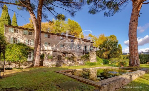 Country House in Grasse, Provence-Alpes-Côte d'Azur, France 1