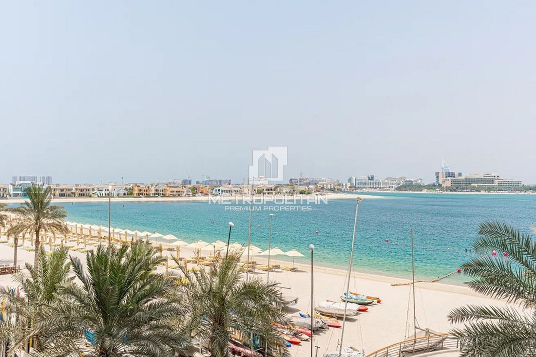 Apartment in Palm Jumeirah, Dubai, United Arab Emirates 1 - 16841472