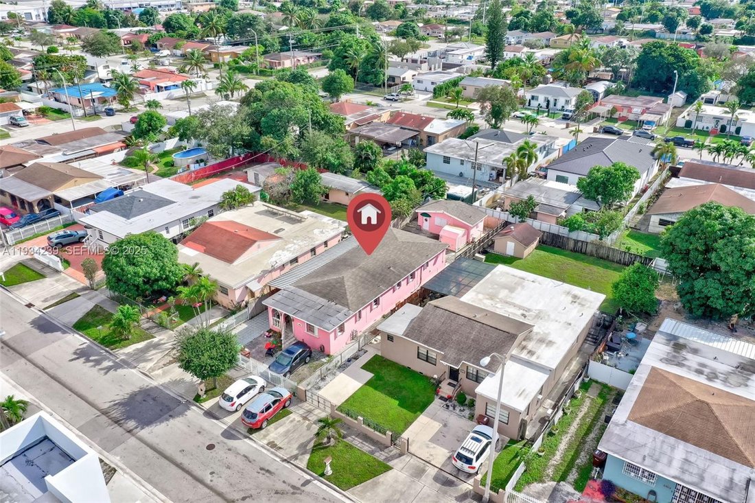 House in Hialeah, Florida, United States 3 - 16842315