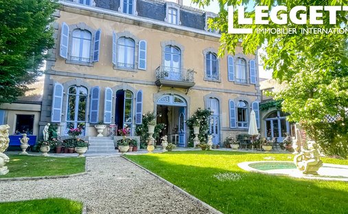 House in Notre-Dame, Mayenne, France 1