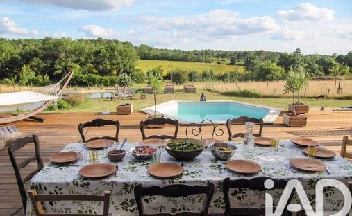 Castle for Sale in Saussignac, Nouvelle-Aquitaine, France - 4