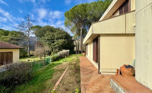 Villa in Pontassieve, Tuscany, Italy 1