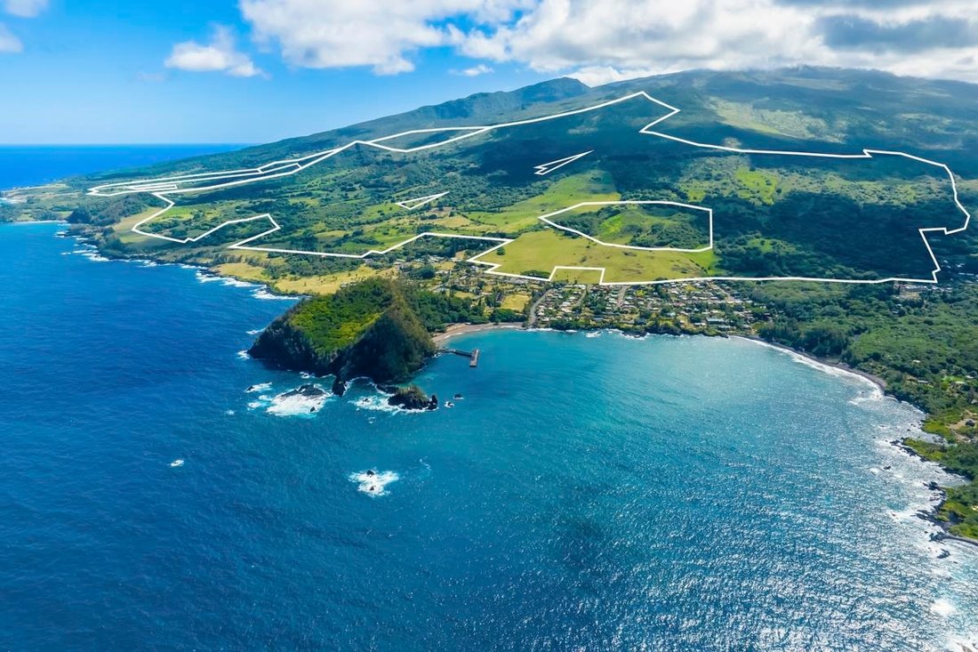 Iconic Maui Ranch Offering Legacy Scale Coastal In Hana, Hawaii, United ...