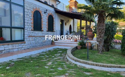 Villa in Collesalvetti, Tuscany, Italy 1