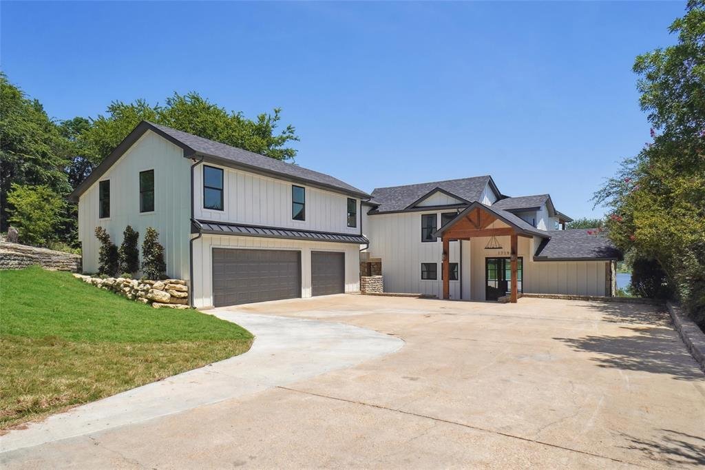 House in Granbury, Texas, United States 3 - 16843012