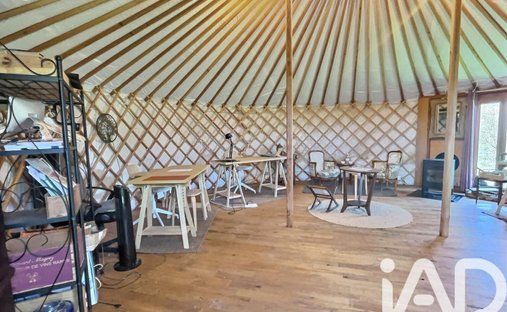 Castle for Sale in Saussignac, Nouvelle-Aquitaine, France