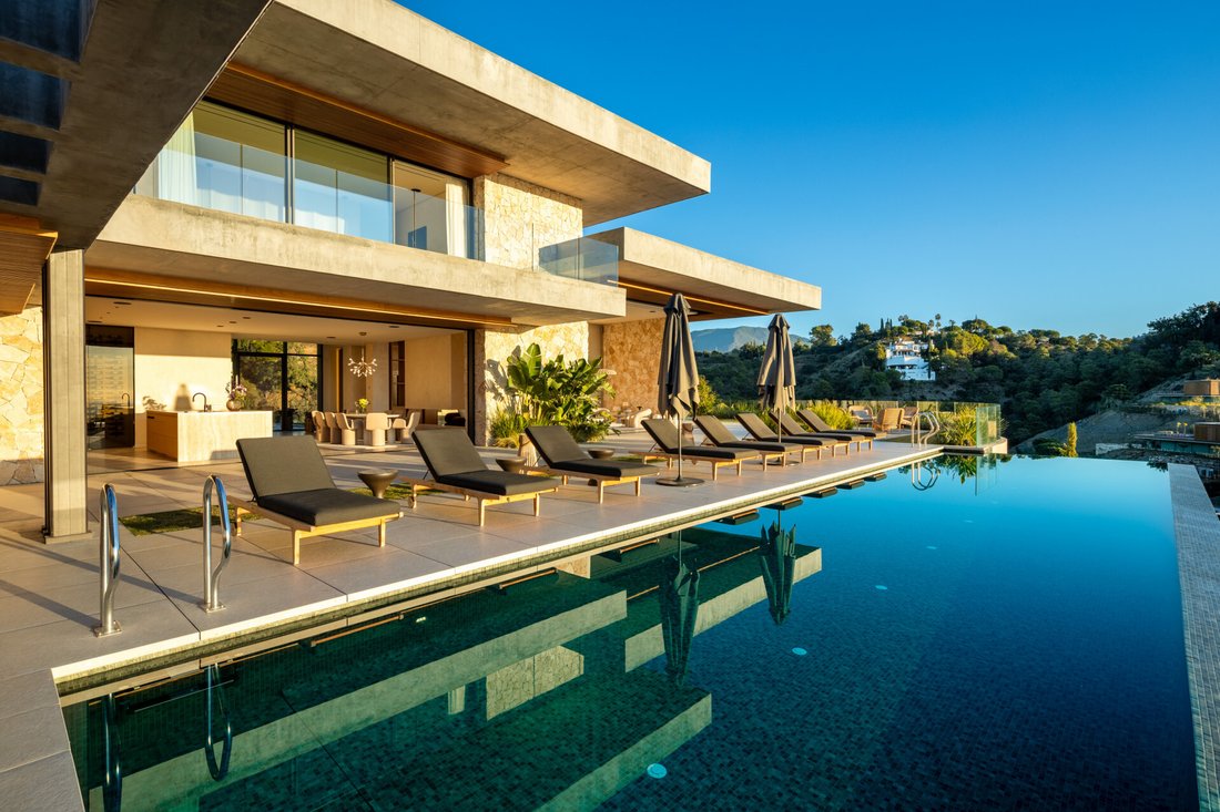 Villa in El Madroñal, Benahavis, Spain 3 - 16464806