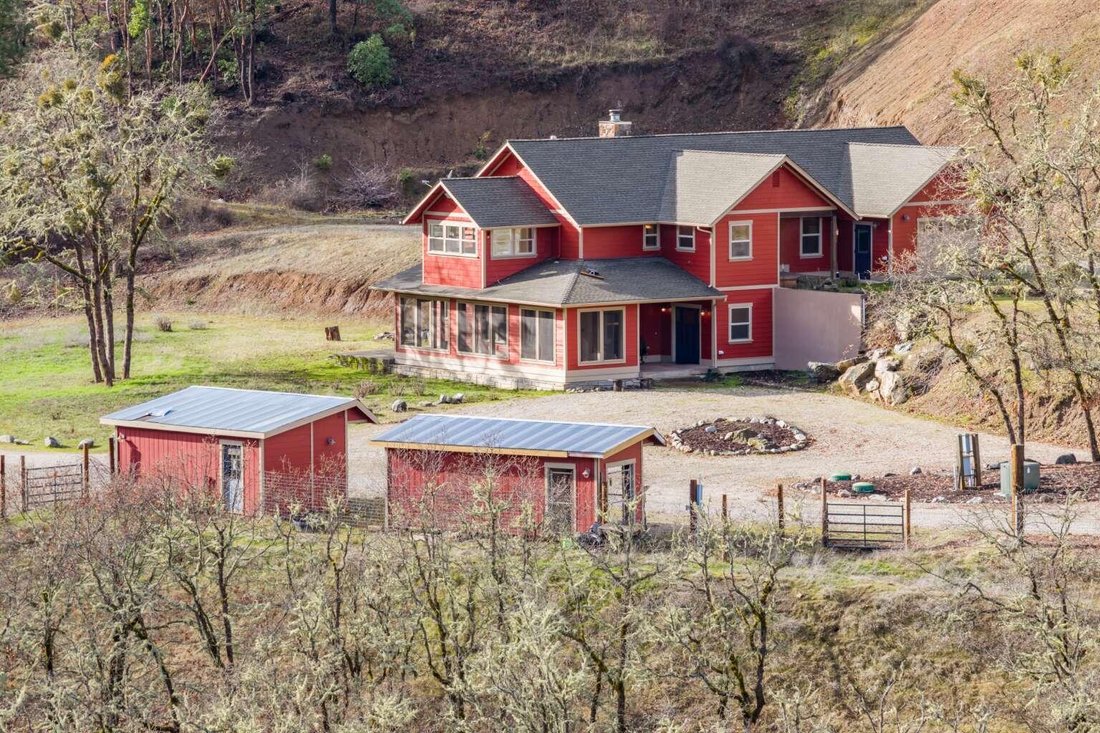House in Gold Hill, Oregon, United States 1 - 16841885