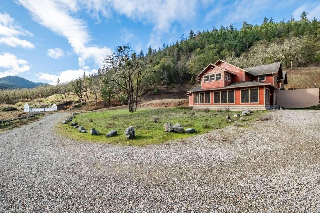 House in Gold Hill, Oregon, United States 3 - 16841885