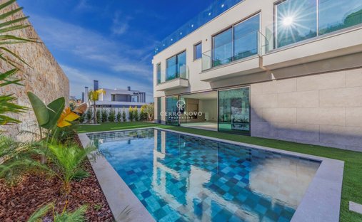 Villa in Praia dos Pescadores, Olhos de Agua, Portugal 1