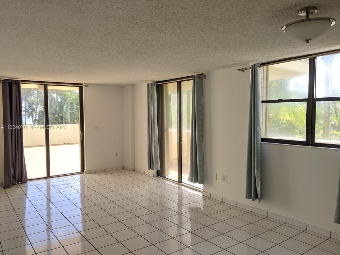 Condo in Miami Beach, Florida, United States 5 - 16841419