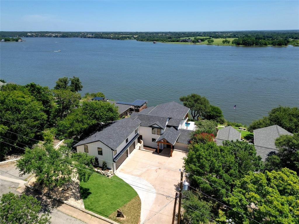 House in Granbury, Texas, United States 1 - 16843012