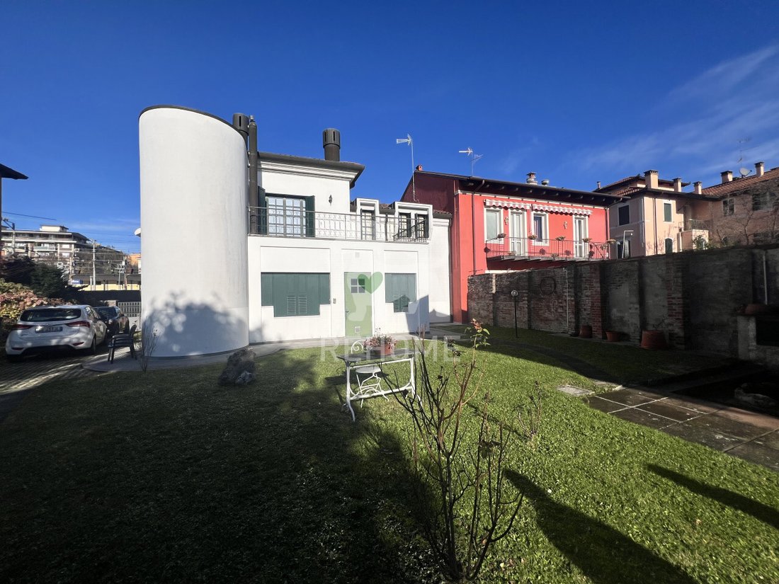 Villa in Udine Sud, Udine, Friuli – Venezia Giulia 1 - 16842668