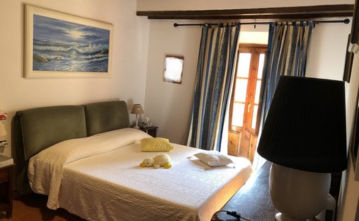 Castle for Sale in Montespertoli, Tuscany, Italy