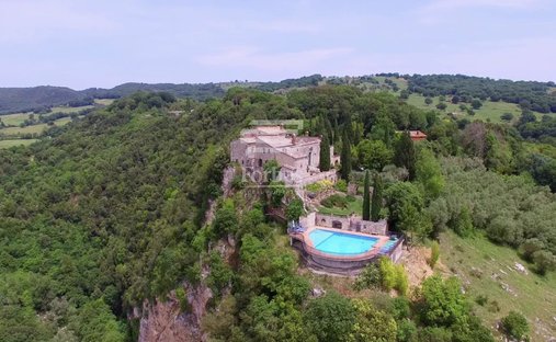 Castle For Sale In Umbria, Trasimeno Lake
