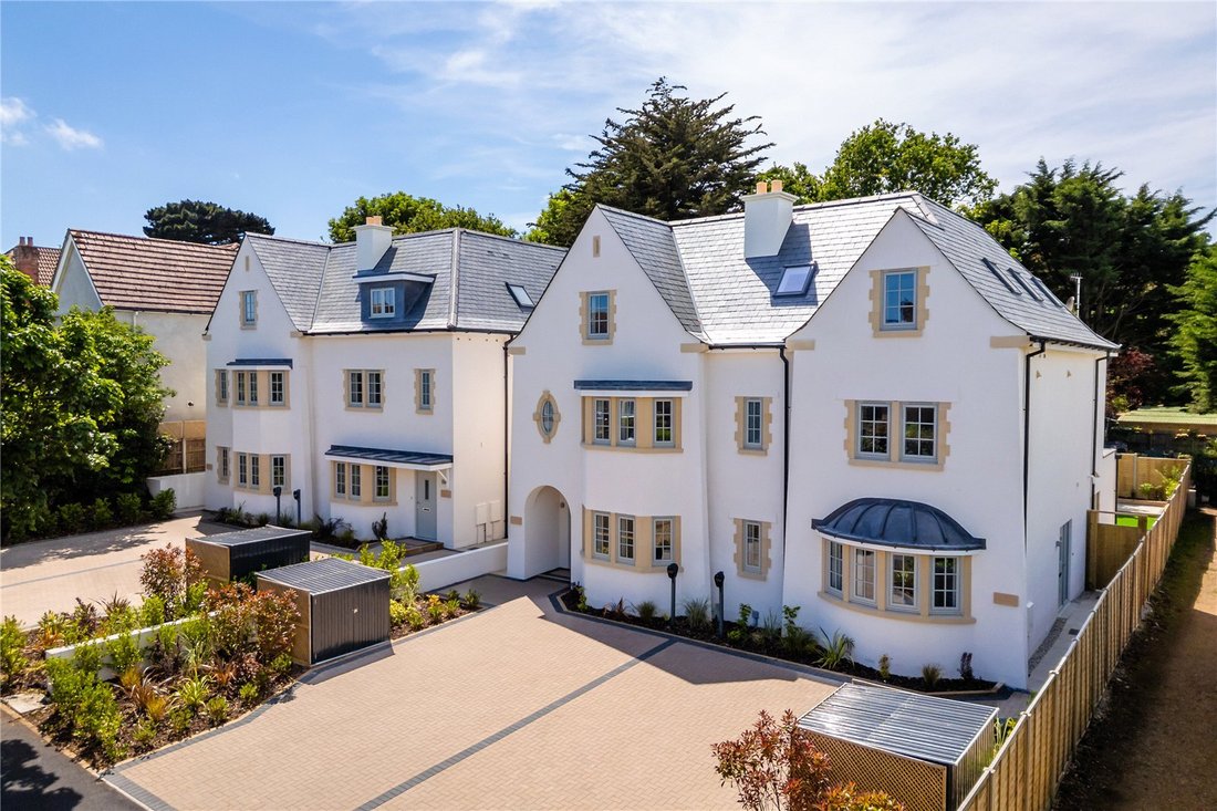 House in Boscombe, Bournemouth, England 1 - 16837573