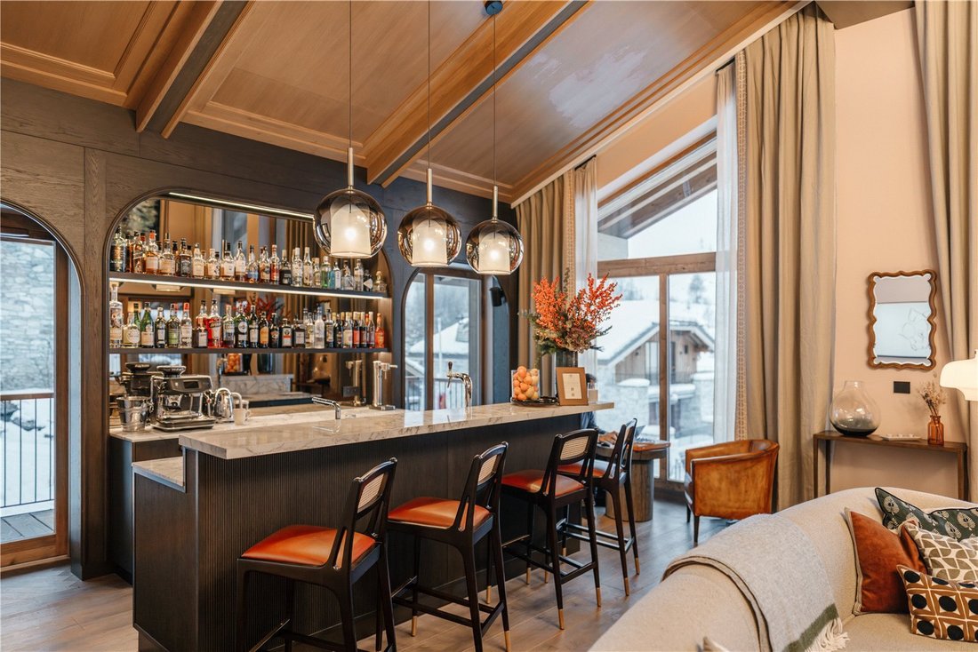 Chalet in Val-d'Isere, Auvergne-Rhône-Alpes, France 5 - 14927709